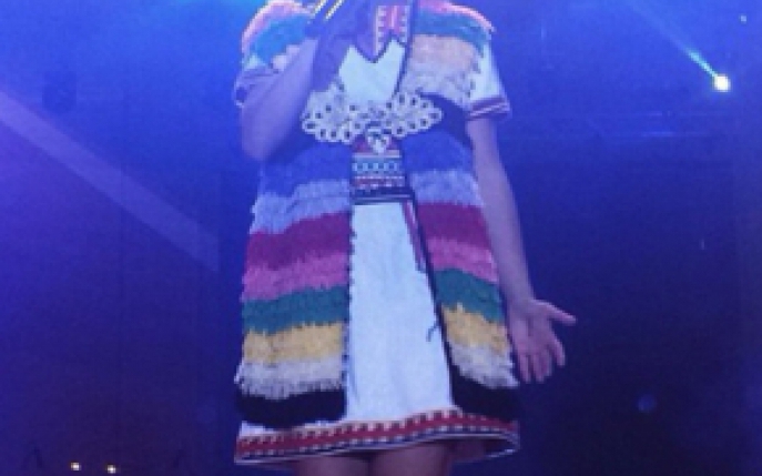 Inna, de la diva sexy la maramureseanca in costum popular! Vezi cum ii sta!