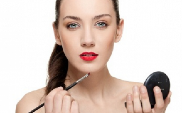 Vrei sa participi la un seminar de make-up? Uite ce trebuie sa faci!
