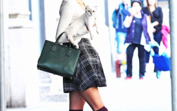 Iti place stilul preppy? Invata cum sa-l adopti de la Taylor Swift! 