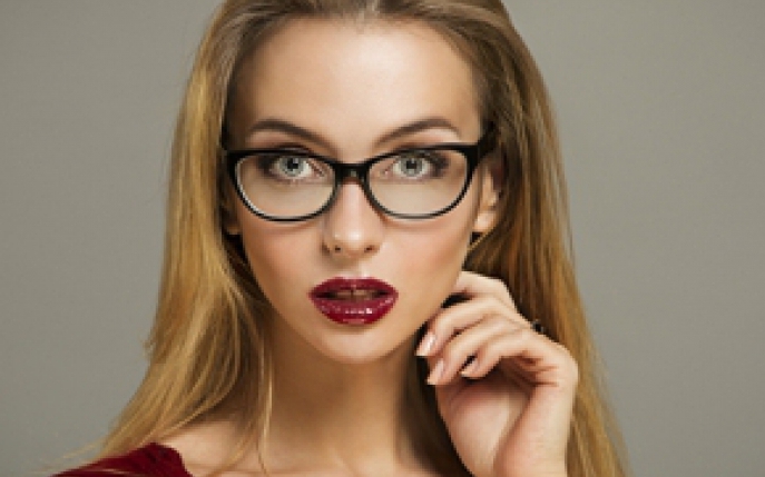 Cum sa arati bine cu ochelari: citeste 6 sfaturi de stil! 