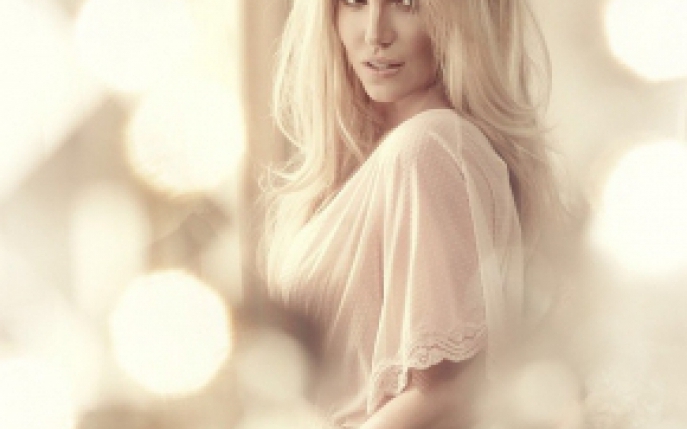 Britney Spears este frumoasa doar cu ajutorul Photoshopului