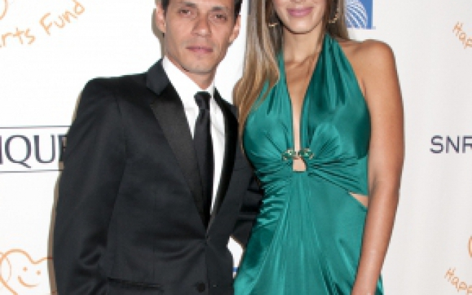 Marc Anthony s-a logodit!