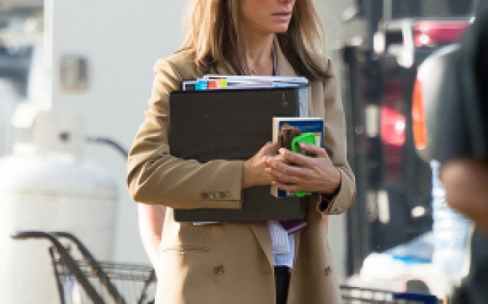 Sandra Bullock s-a facut blonda! 