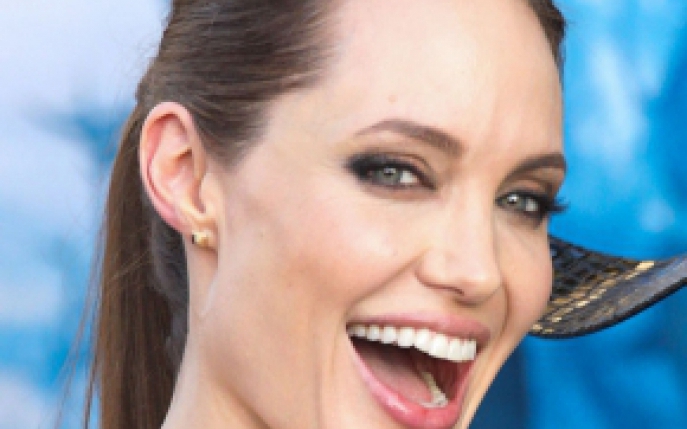 Cat de generoasa este Angelina Jolie! Afla ce a facut! 