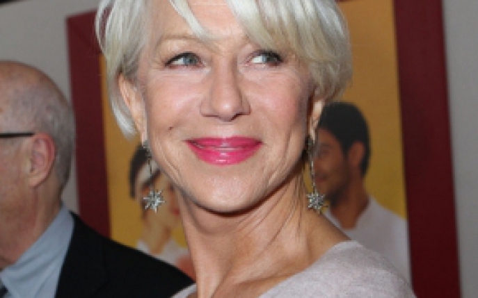 Helen Mirren ofera o demonstratie de stil... in metrou! 