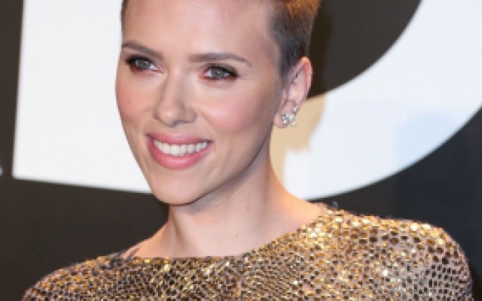 Scarlett Johansson a lansat o melodie! Asculta si tu cum suna Candy!