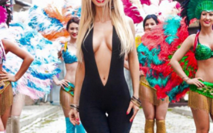 Cat de provocator s-a imbracat Andreea Balan! Uite ce reactii a starnit!