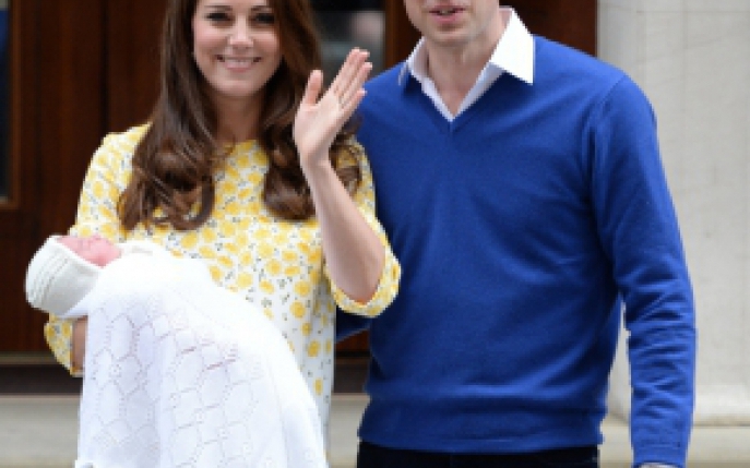 Kate Middleton a nascut o fetita! Vezi primele imagini cu bebelusul!
