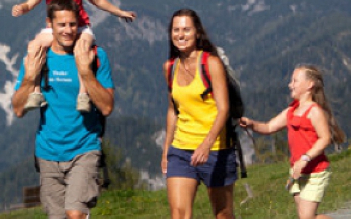 Nu stii unde sa-ti petreci concediul? Descopera Tirol!