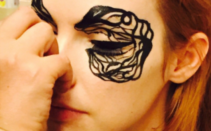 Make-up artist-ul roman Alina Brailescu a machiat la LIFE BALL 2015