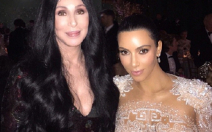 Kim Kardashian ii cere sfaturi lui Cher! 