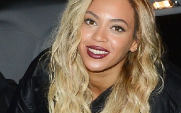 Beyonce a facut baie in sampanie de 20.000 dolari! Fanii sai au criticat-o dur! 