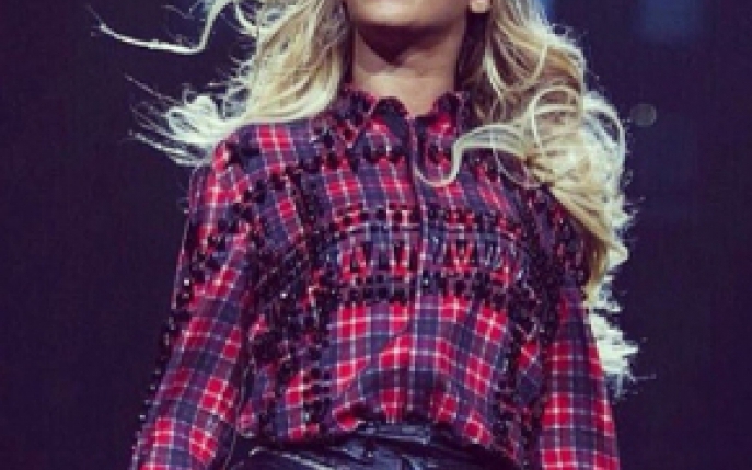 Beyonce copiaza stilul unei vedete din Serbia? Imaginile te vor uimi!