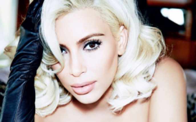 Kim Kardashian, din nou blonda?! Uite cum a aparut pe coperta Vogue!