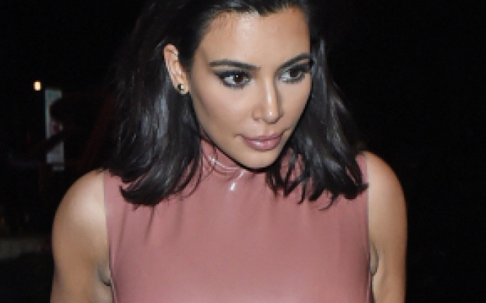 Aceasta este cea mai sexy rochie purtata de Kim Kardashian!