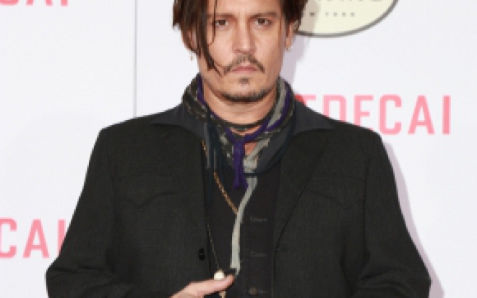 Johnny Depp scoate la vanzare un intreg sat din sudul Frantei!