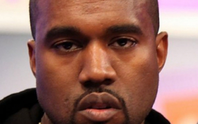 Kanye West a facut o avere din muzica, dar nu stie sa cante. Vezi clipul in care s-a facut de ras!