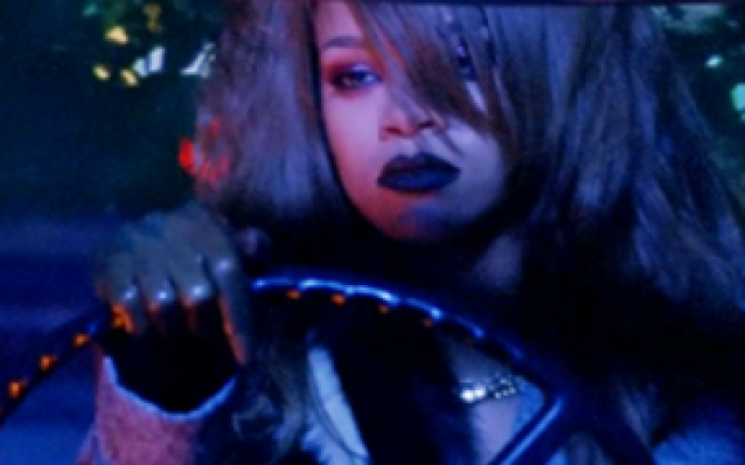 Rihanna isi sperie fanii cu noul sau videoclip! 