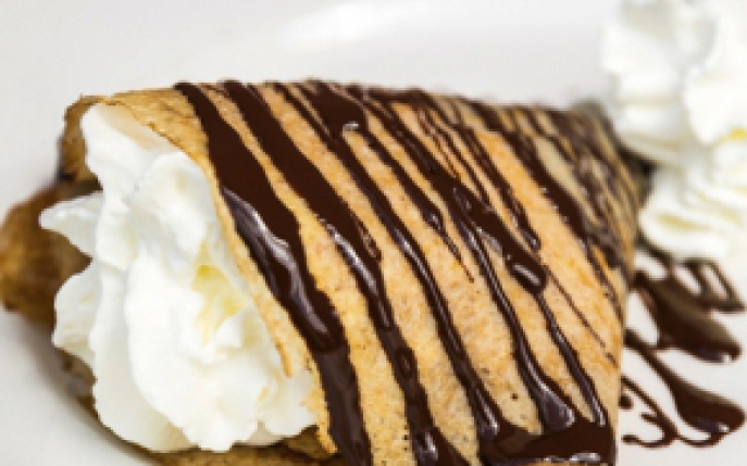 Clatite cu inghetata: rasfata-ti simturile cu cel mai bun desert 2 in 1!