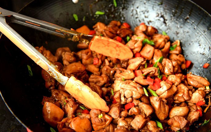 Cum sa prepari pui sichuan in doar 10 minute!