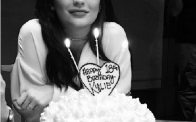Kylie Jenner a implinit 18 ani! Nu o sa-ti vina sa crezi ce cadouri a primit!