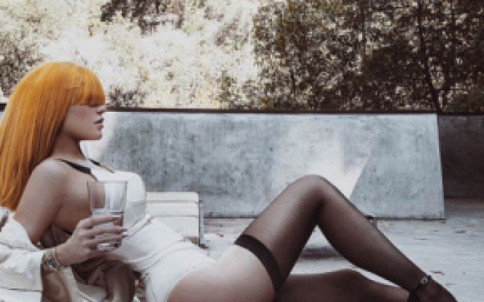 Kylie Jenner a purtat creatia unui designer roman in cele mai sexy fotografii! 