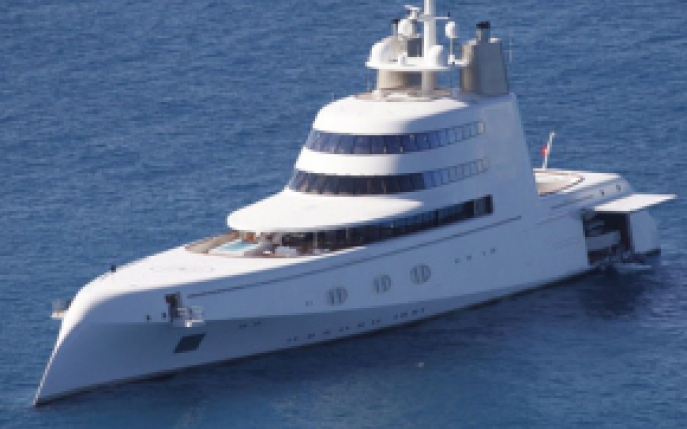 El detine un yacht de 400 de milioane de euro!