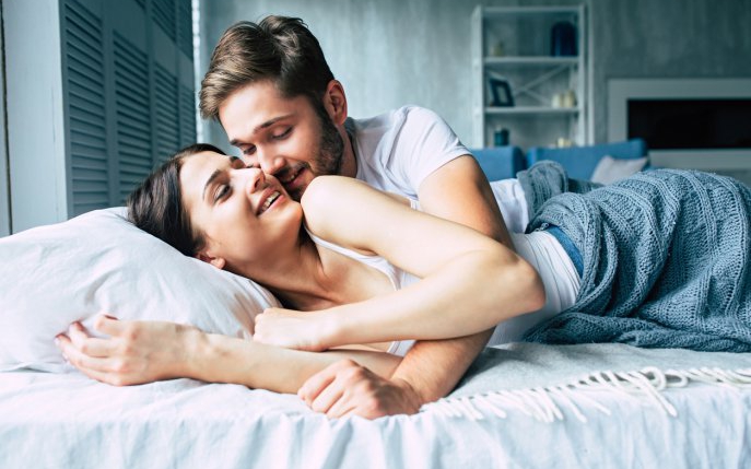 5 pozitii sexuale pentru baieti rai: asa il innebunesti in pat!