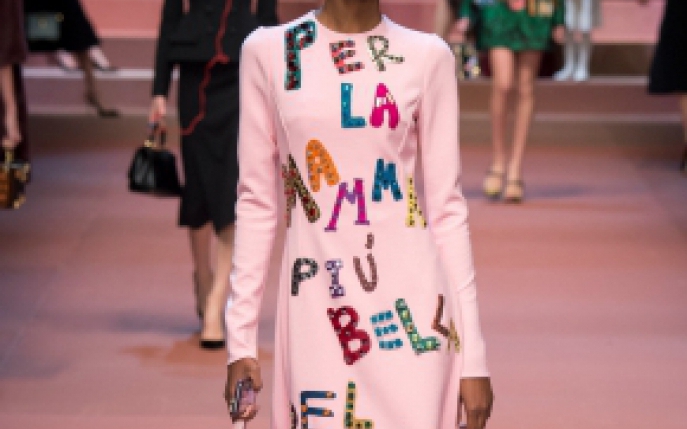 Toamna aceasta sunt la moda culorile pastel! Invata cum sa le porti!