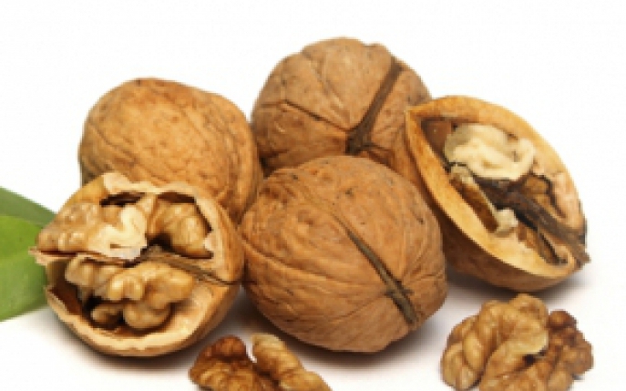 Afla cate calorii au nucile in functie de tipul lor!
