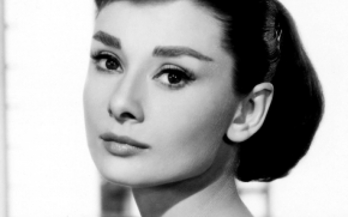 A fost invidiata pentru greutatea ei: povestea din spatele siluetei perfecte a lui Audrey Hepburn! 