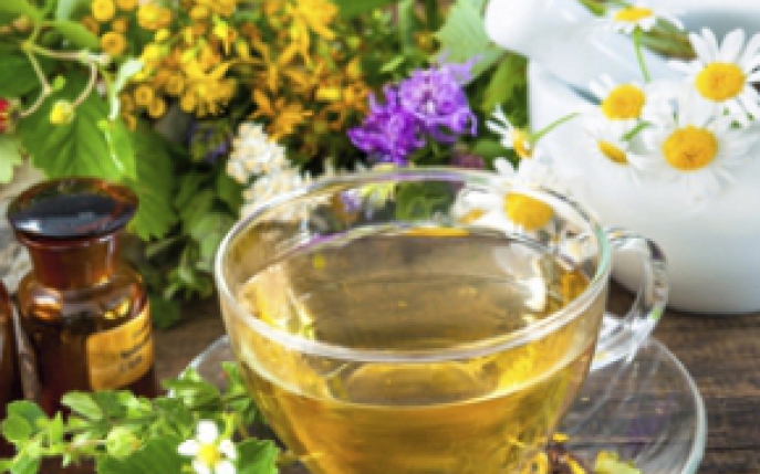 Ceaiuri pentru stomac: ce sa bei pentru gastrita, ulcer sau balonare