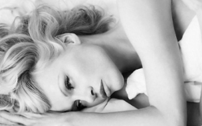 Pamela Anderson a pozat dezbracata la 48 de ani!