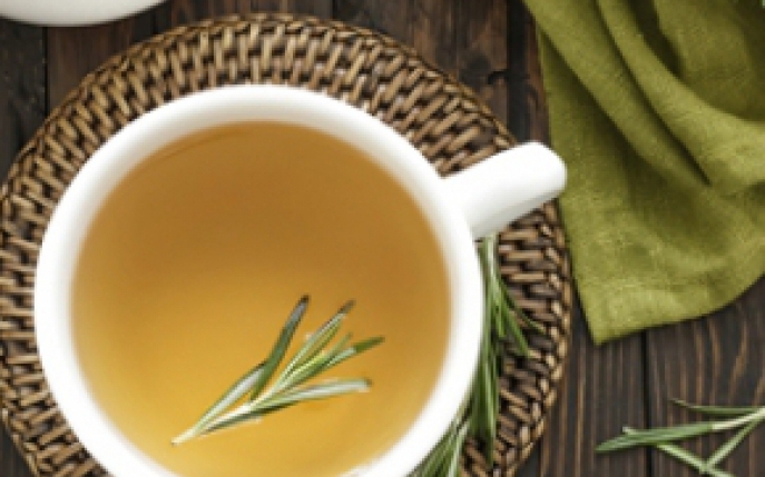 Ceai de rozmarin: beneficii si proprietati terapeutice
