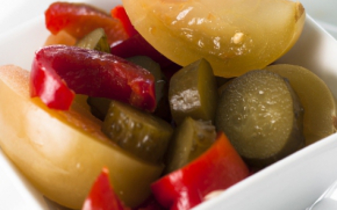 Dieta cu salata de muraturi: Slabeste 3 kilograme in 3 zile!