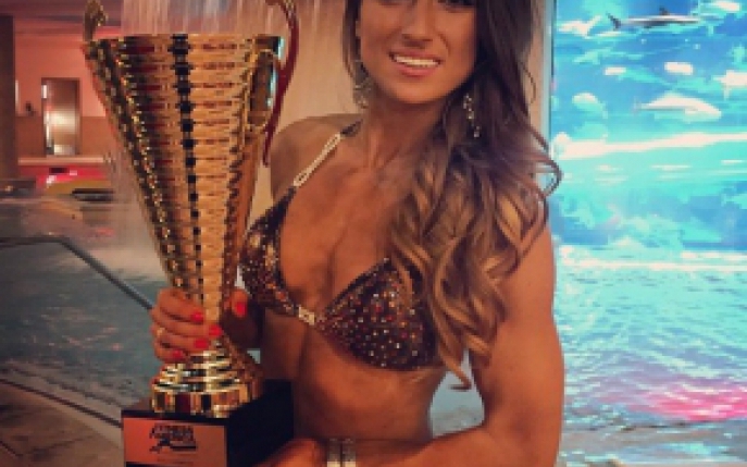 O romanca a castigat titlul Miss Fitness America 2015! Vezi cum arata! 