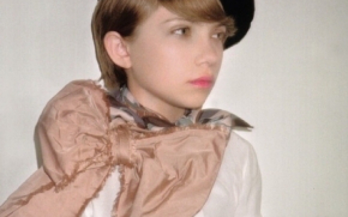 Tavi Gevinson - bloggerita de 13 ani care are lumea modei la picioare
