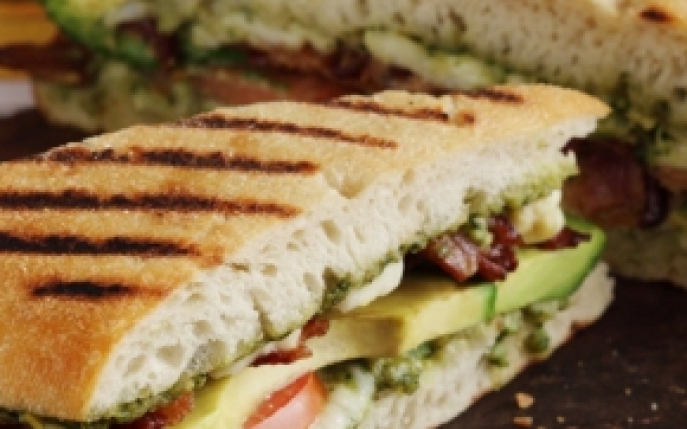 Mancare la minut – sandwich grill