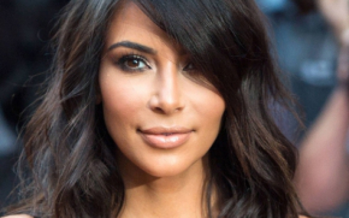 Kim Kardashian lanseaza propria nuanta de ruj!