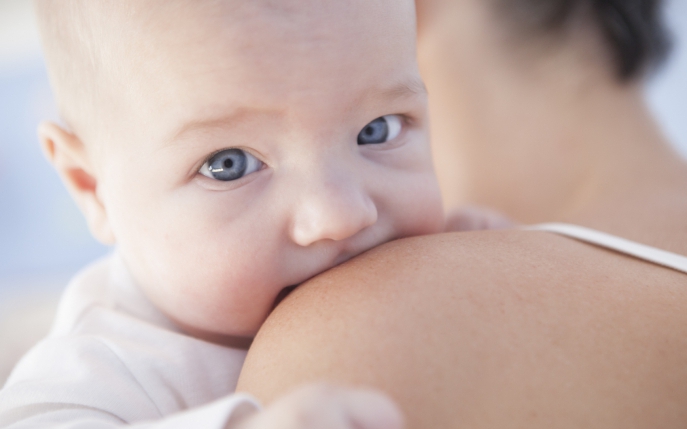 Beneficiile skin-to-skin pentru mamă şi nou-născut
