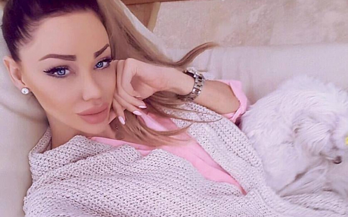Bianca Drăguşanu şi-a arătat burta pe Facebook: „Na, poftim! Mulţumită toată lumea?”