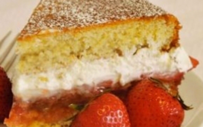 Vrei prajituri pandispan? Atunci sa pregatim prajitura pandispan Victoria