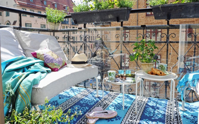 Cinci idei de amenajări pentru un balcon la bloc: pune-le în practică vara aceasta!