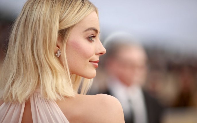 Cinci trucuri de frumuseţe de la Margot Robbie, noul idol de la Hollywood