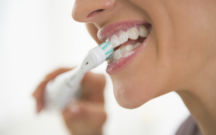 Cinci beneficii pe care le ai dacă folosești periuța de dinți electrică