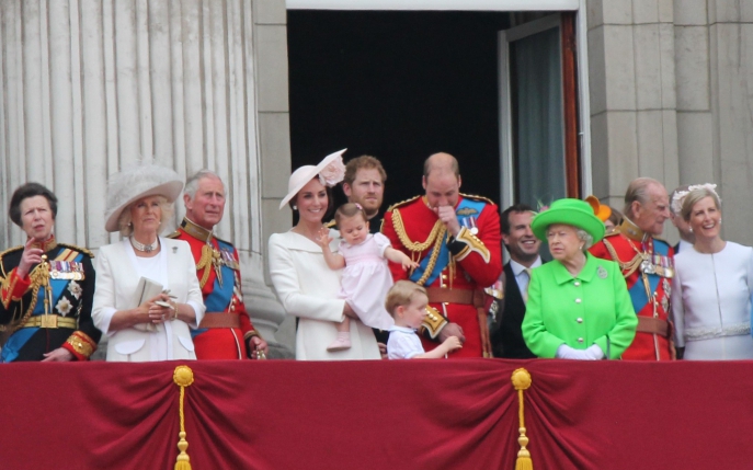 Șapte situații în care Prințul William și Kate Middleton au încălcat protocolul de la Casa Regală