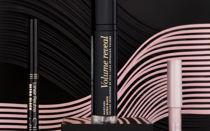 Bourjois prezintǎ Volume Reveal mascara Ultra Black Collection