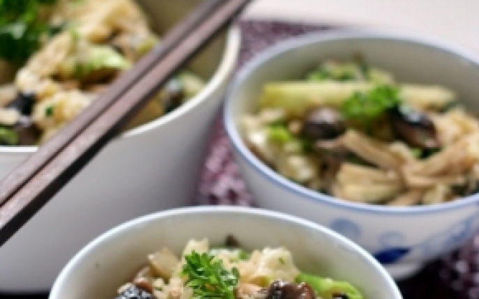 Oare poate gati cineva un orez cu ciuperci mai apetisant decat cel chinezesc?