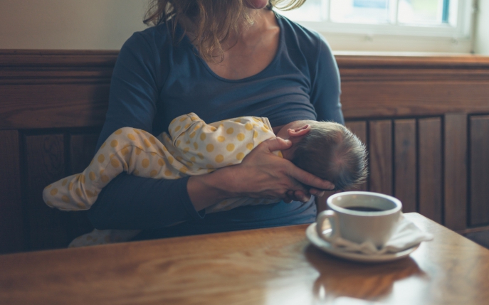 Șapte probleme pe care le întâmpină o mamă în timpul alăptării