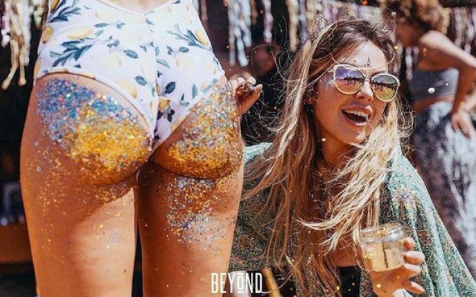 Glitter booty: trendul neconvențional de beauty